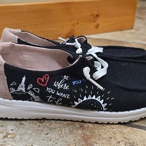 Like new women's Hey Dudes